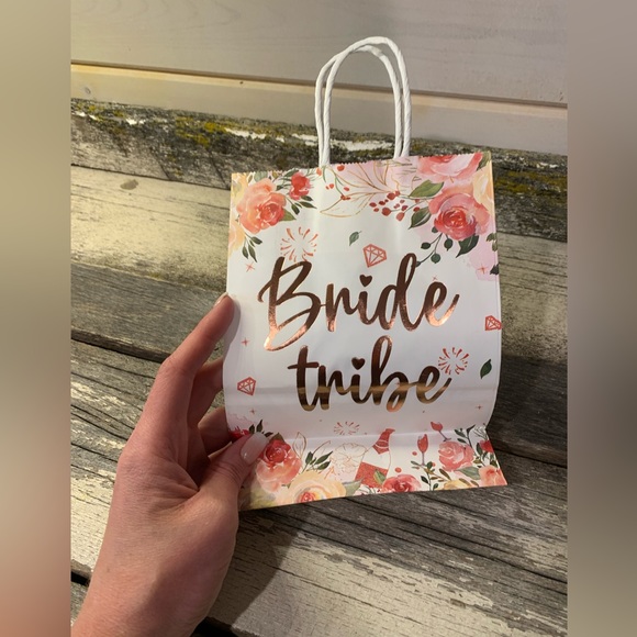 5 “Team Bride” Gift Bags - Picture 3 of 5